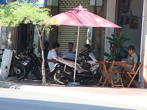 Mời thầu hay… thông thầu?
