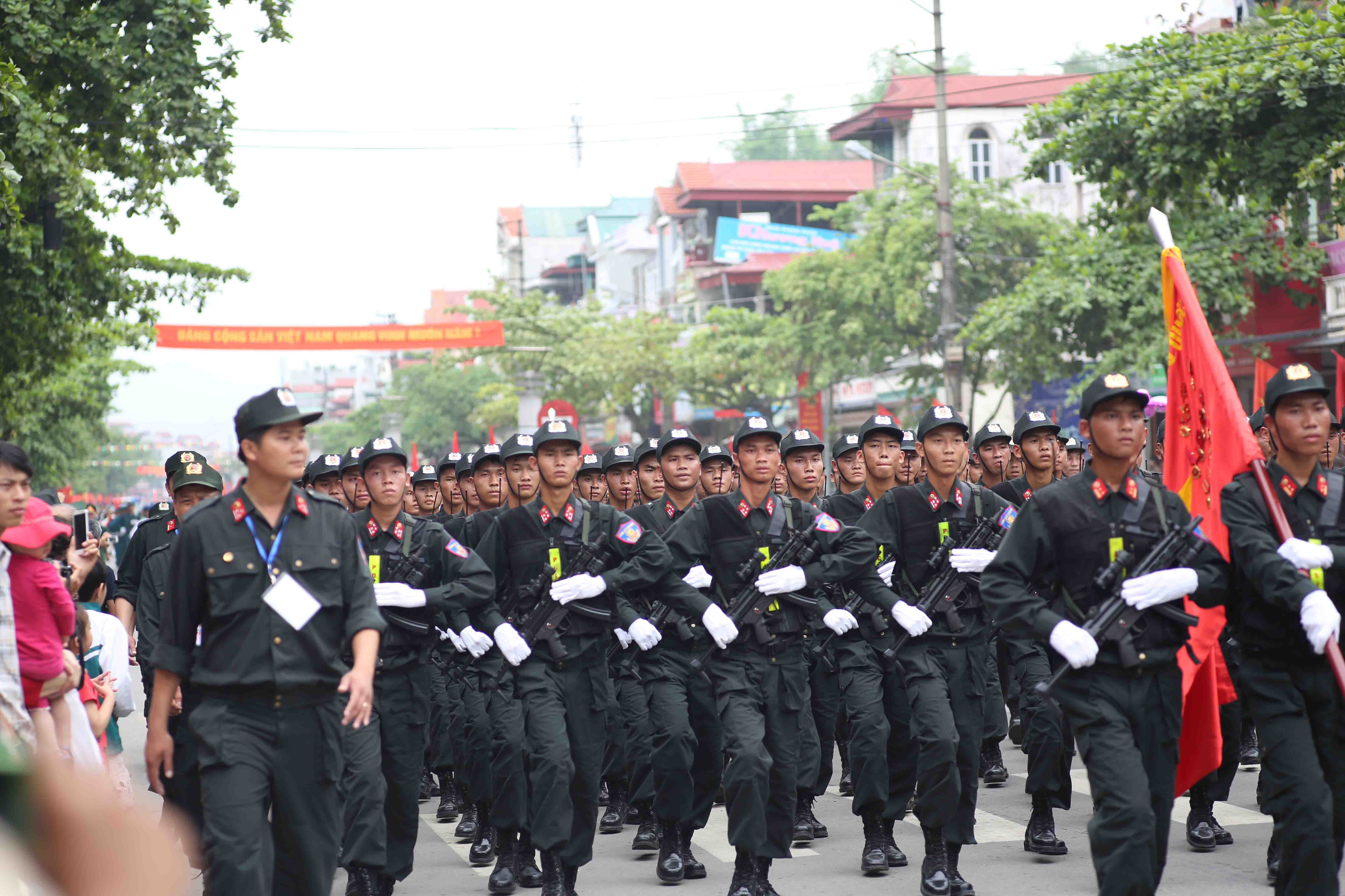 Khối diễu binh cảnh sát cơ động