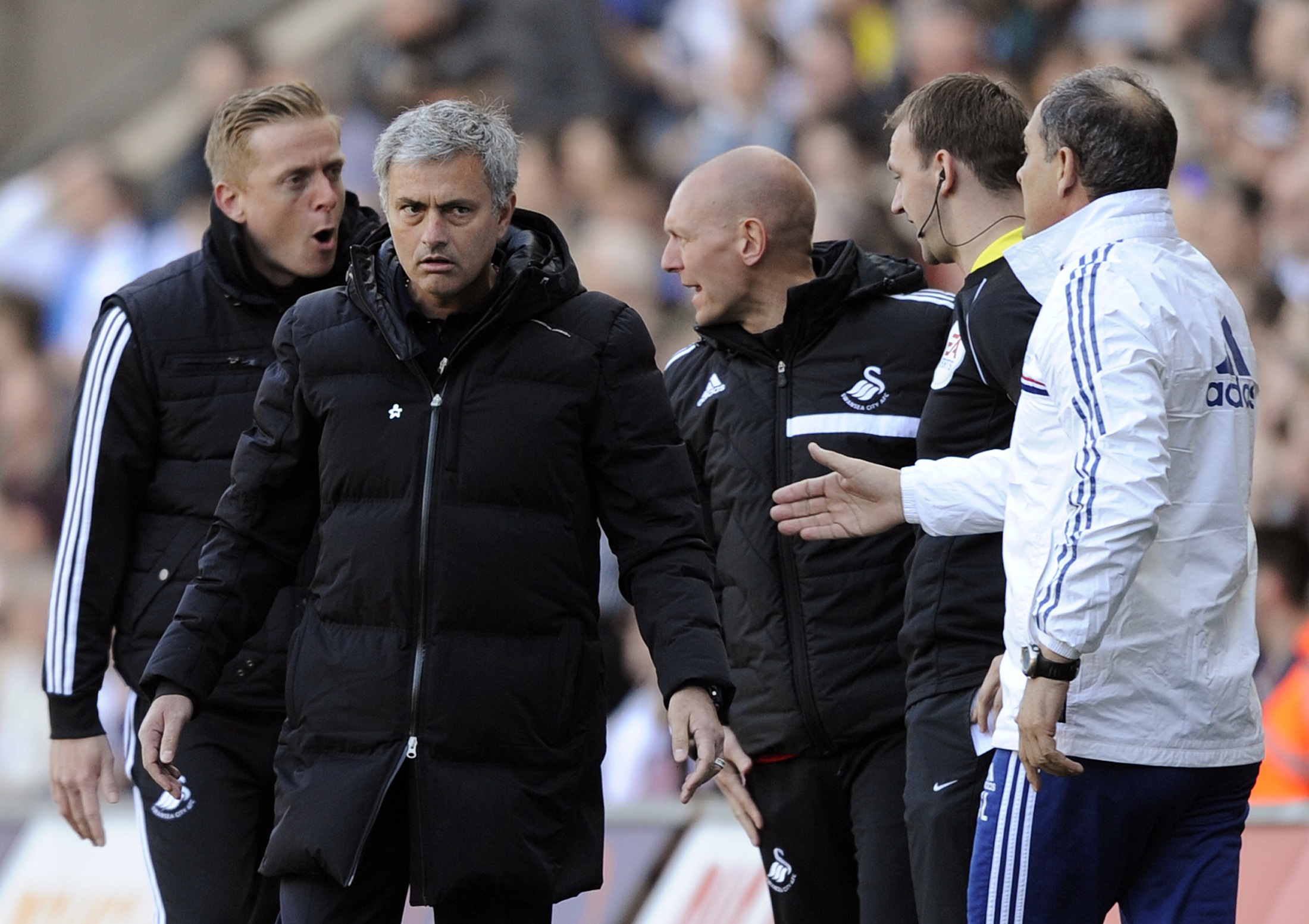 Với Mourinho, Chelsea c&oacute; 1 HLV giỏi ứng biến v&agrave; chịu được sức &eacute;p, đặc biệt ở c&aacute;c trận đấu lớn  Ảnh: REUTERS