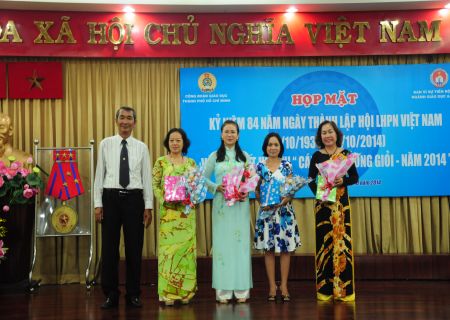 Không chịu làm... lãnh đạo