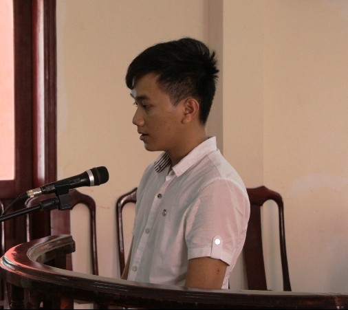 Một học sinh lừa đảo hàng trăm triệu đồng