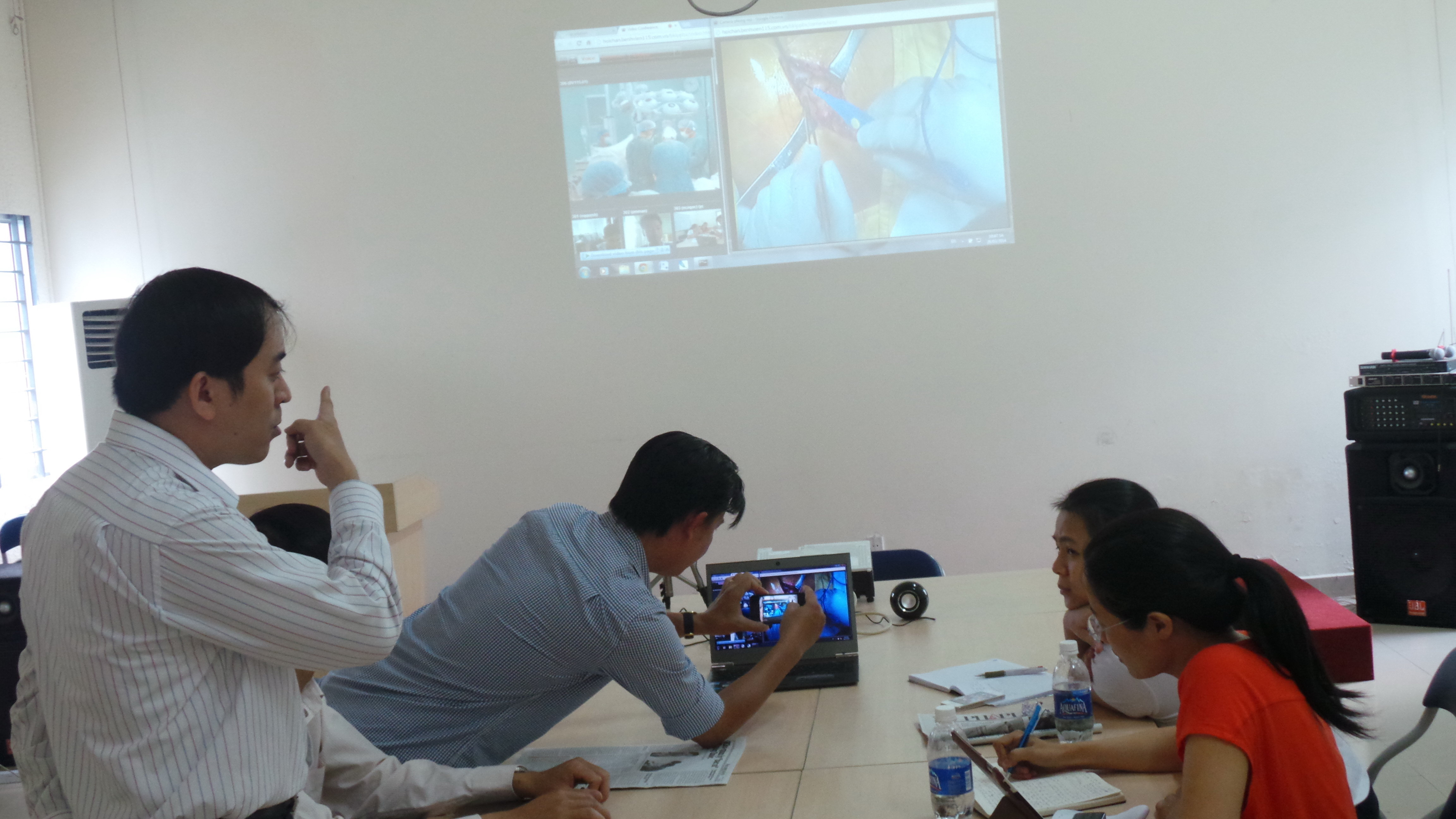 Ngồi ở thành phố, hội chẩn đến tỉnh