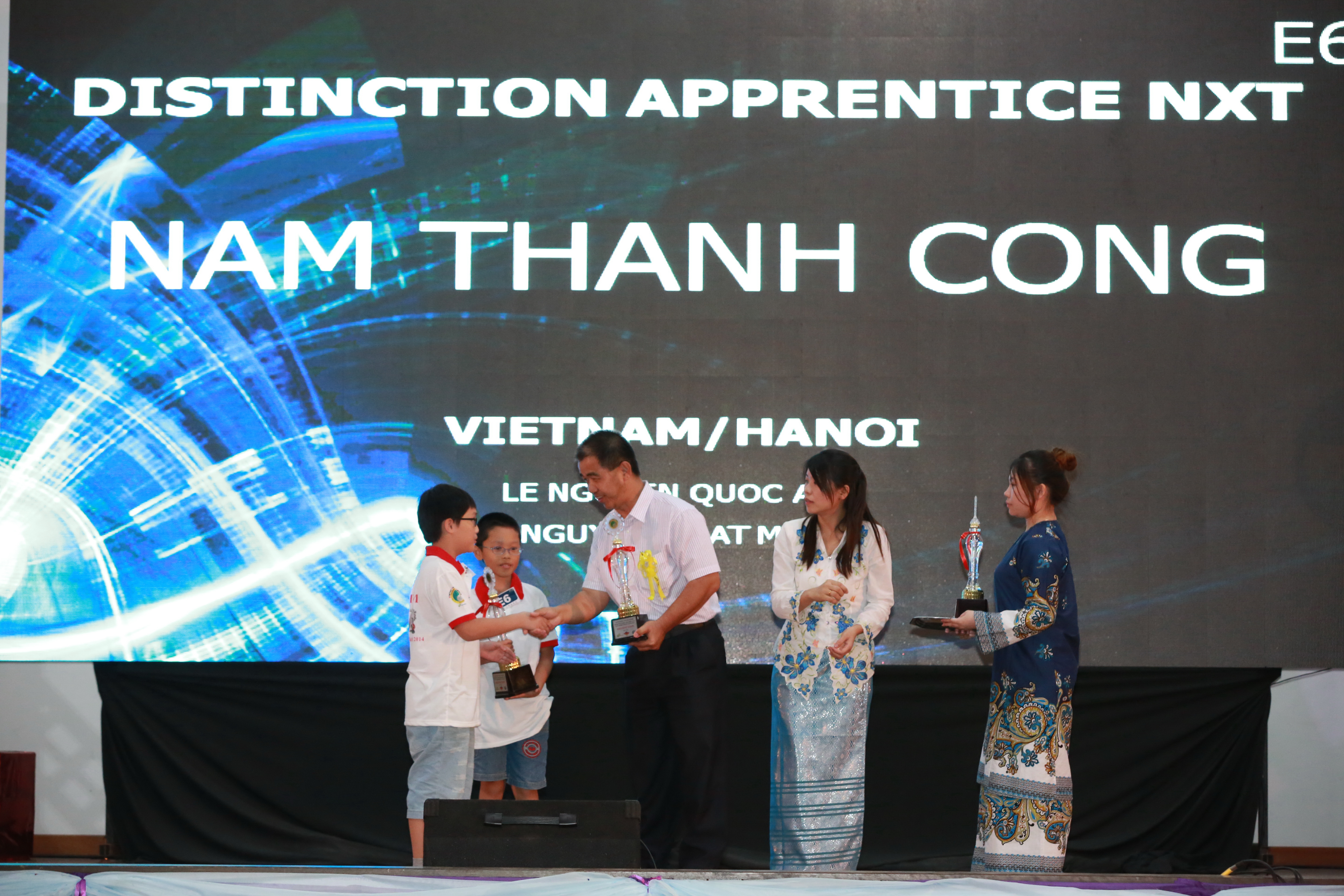 Đo&agrave;n Việt Nam đoạt tổng 7 giải trong cuộc thi Robotics Quốc tế năm nay