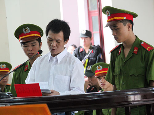 Tự biện hộ rồi xin tòa ban cho án tử hình