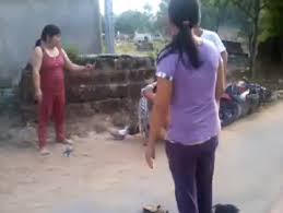 Đánh ghen, cắt tóc, lột truồng tình địch