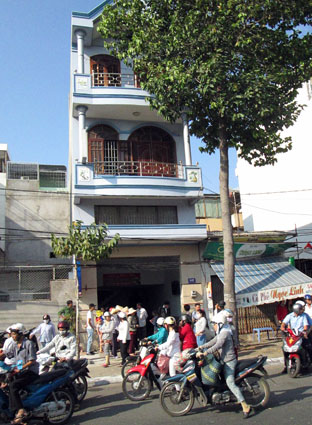 Say ma túy, dùng dao khống chế người nhà làm con tin