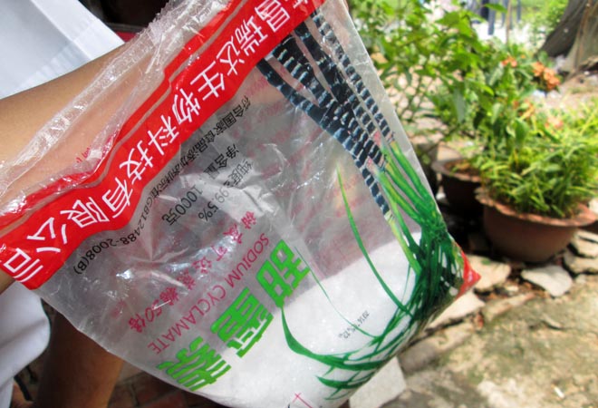 Phát hiện phụ gia gây ung thư tại cơ sở chà bông bẩn
