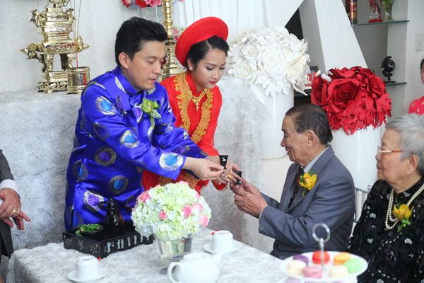 Lam Trường cưới vợ lần 2. Ảnh: Ti&ecirc;u Huỳnh (B&aacute;o Phụ Nữ)