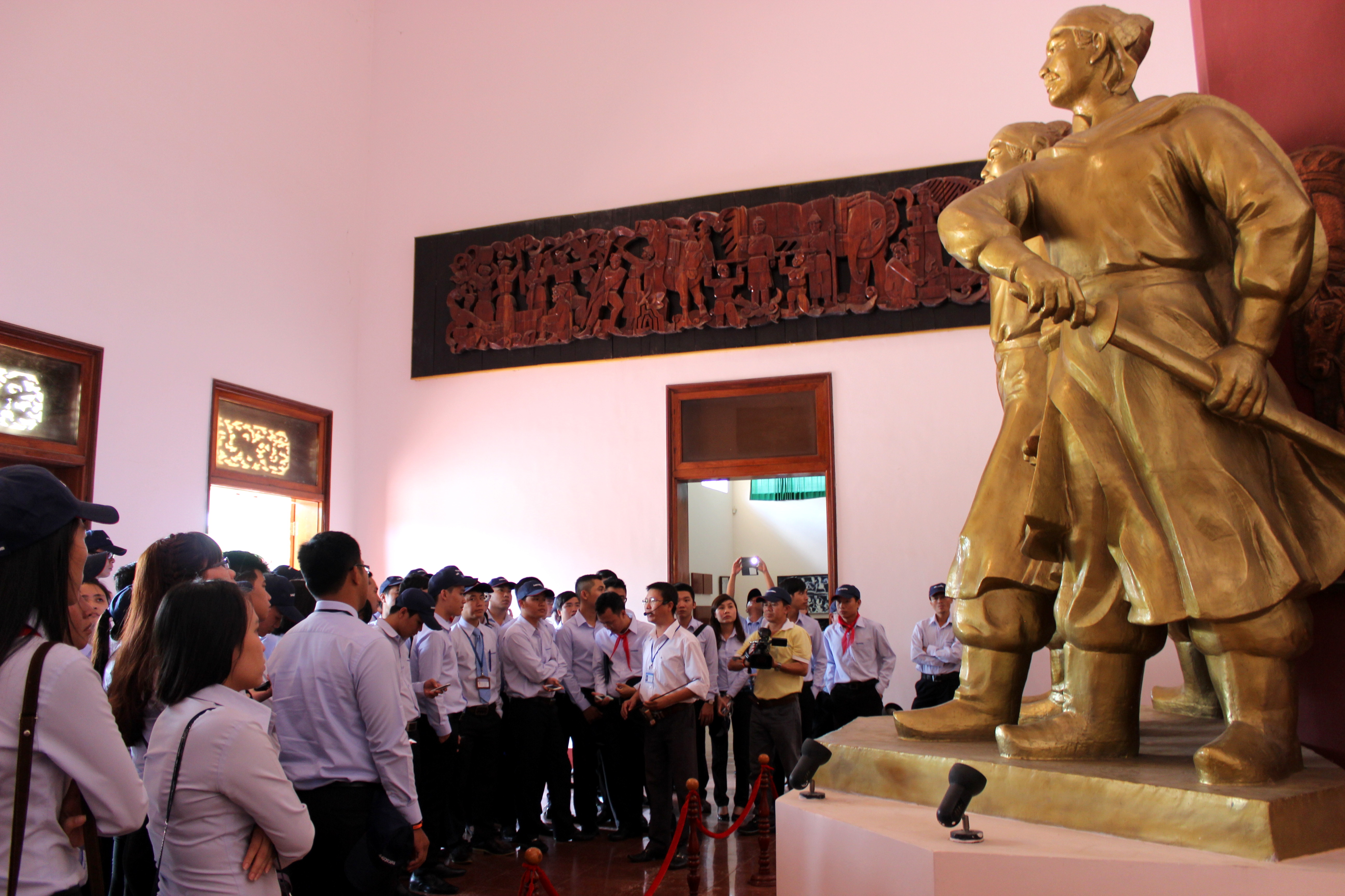 Tham quan Bảo t&agrave;ng Quang Trung