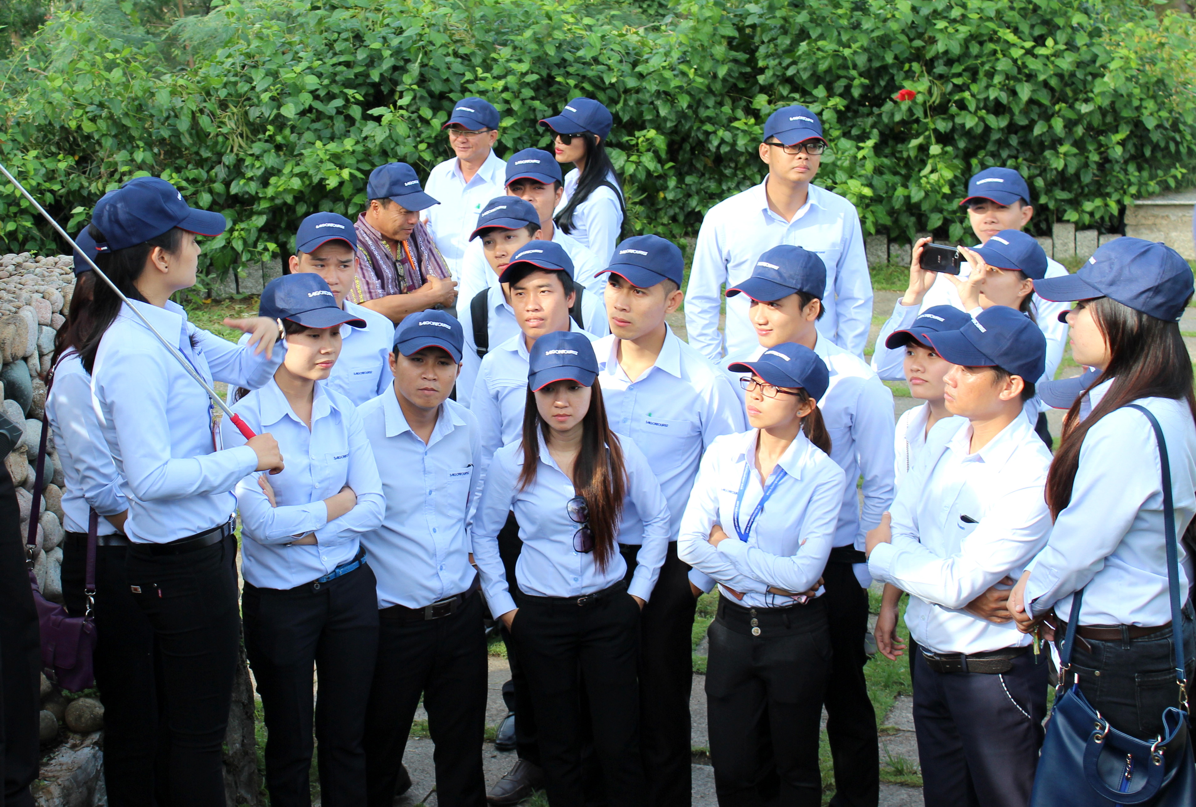 Viếng mộ H&agrave;n Mạc Tử