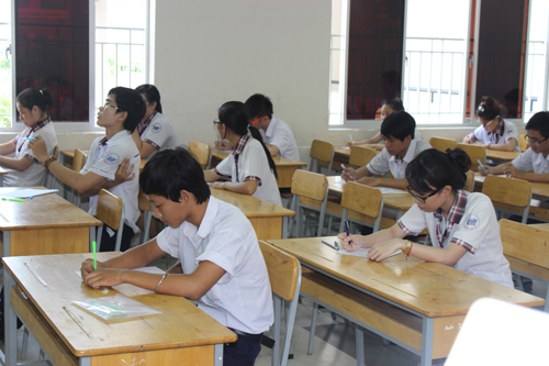 Đề thi ngữ văn: Bày tỏ thái độ về giàn khoan trái phép