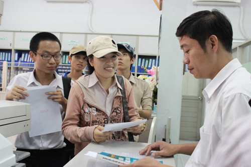 Mời bạn đọc đón xem gợi ý giải đề thi ĐH