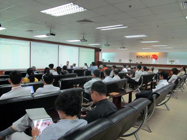 Chứng khoán Việt tràn ngập sắc xanh trong ngày đầu năm 2020