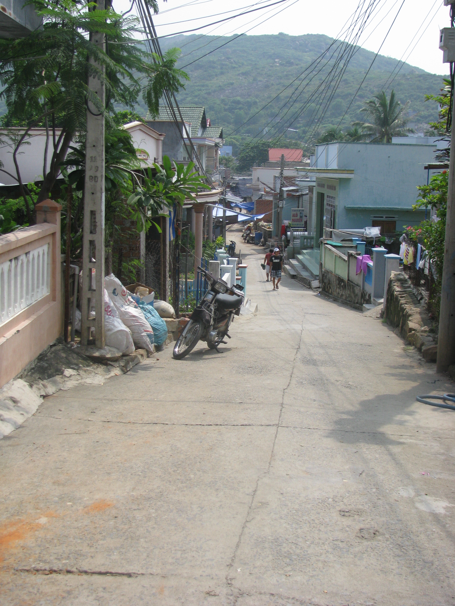 B&igrave;nh Ba hay l&ecirc;n dốc...