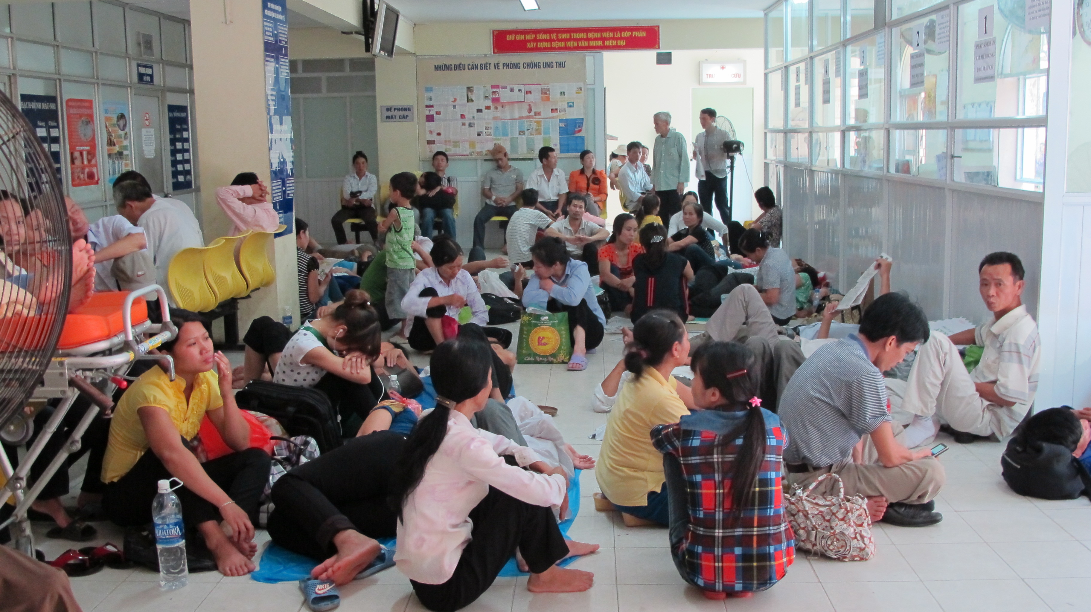 Bệnh viện K, nơi có nhiều cuộc gọi của bệnh nhân tố đã nhận hối lộ Ảnh : KHÁNH ANH