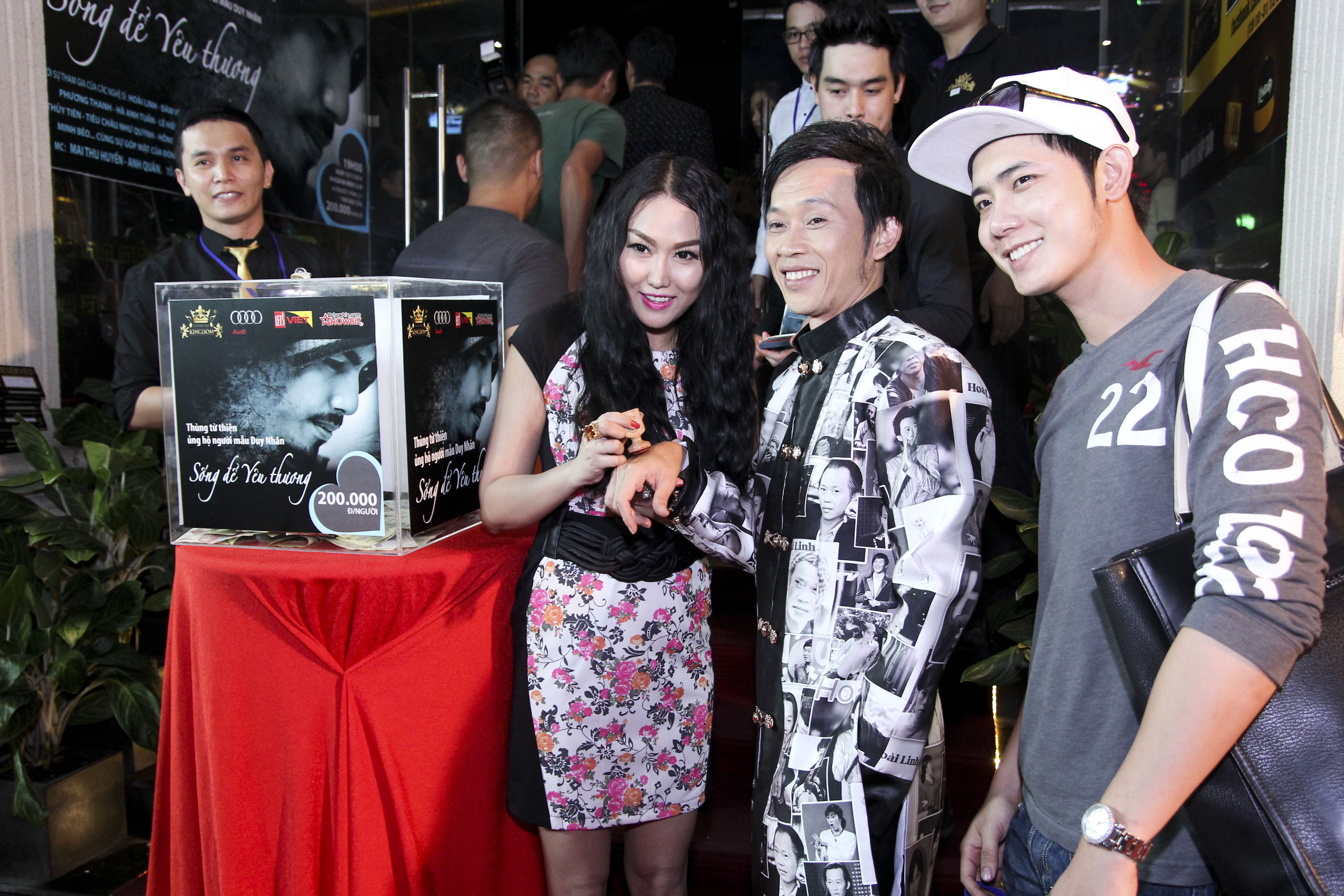 Ho&agrave;i Linh đến tham gia chương tr&igrave;nh rừ rất sớm