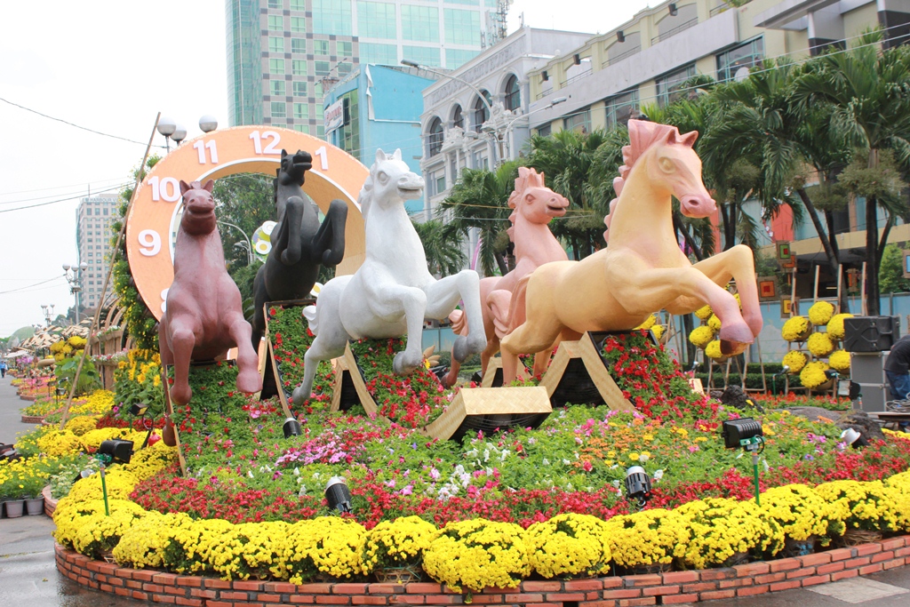 Đường hoa Nguyễn Huệ Tết Gi&aacute;p Ngọ 2014