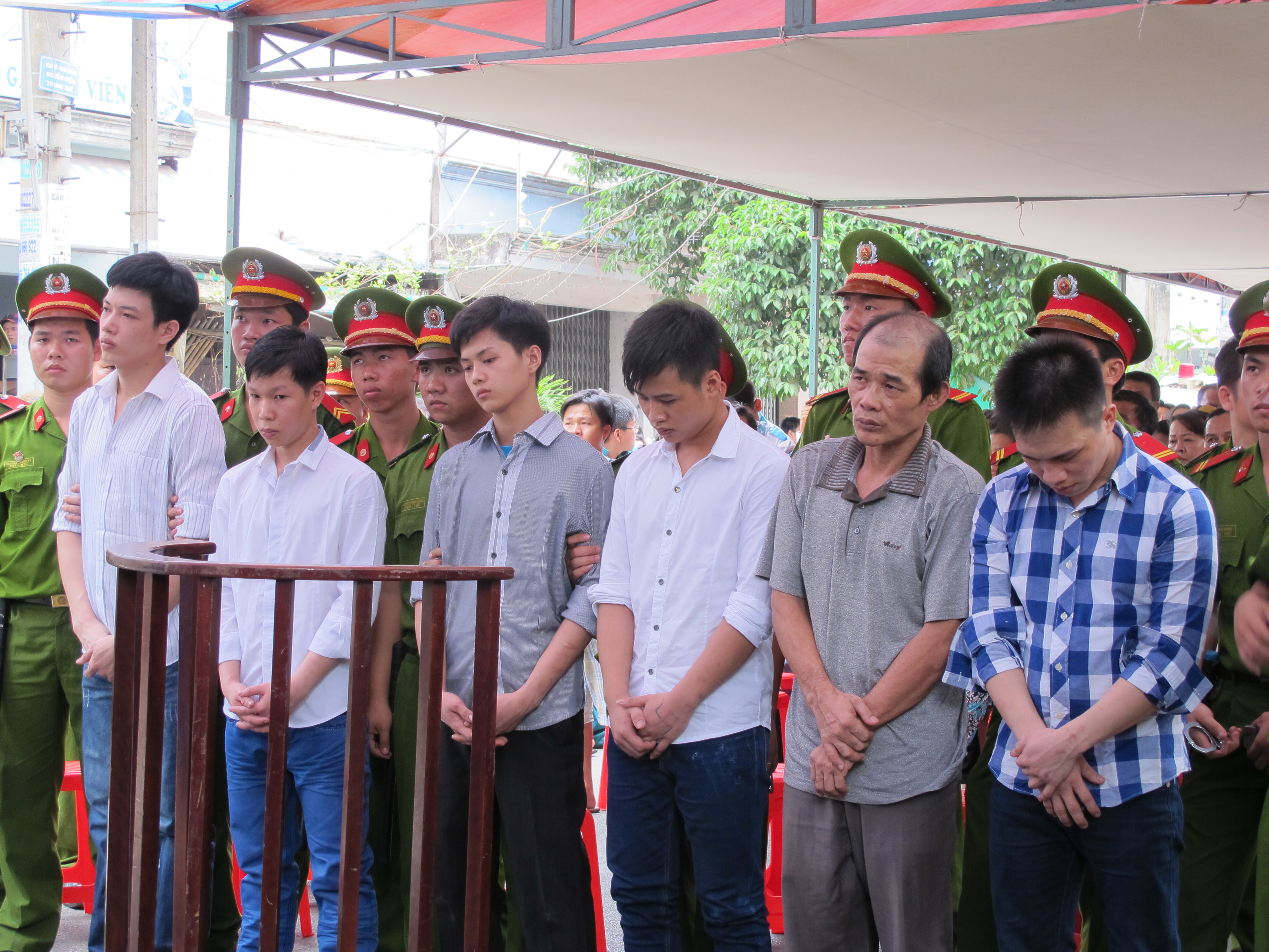 Tử hình hai kẻ cầm đầu băng cướp xe ôm gây chấn động