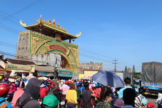 Khách quá đông, Đại Nam “xả cửa” đến hết năm