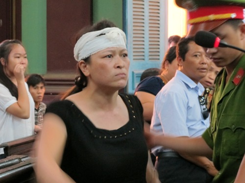 Người th&acirc;n nạn nh&acirc;n bức x&uacute;c