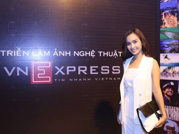 Ca sĩ &Aacute;i Phương