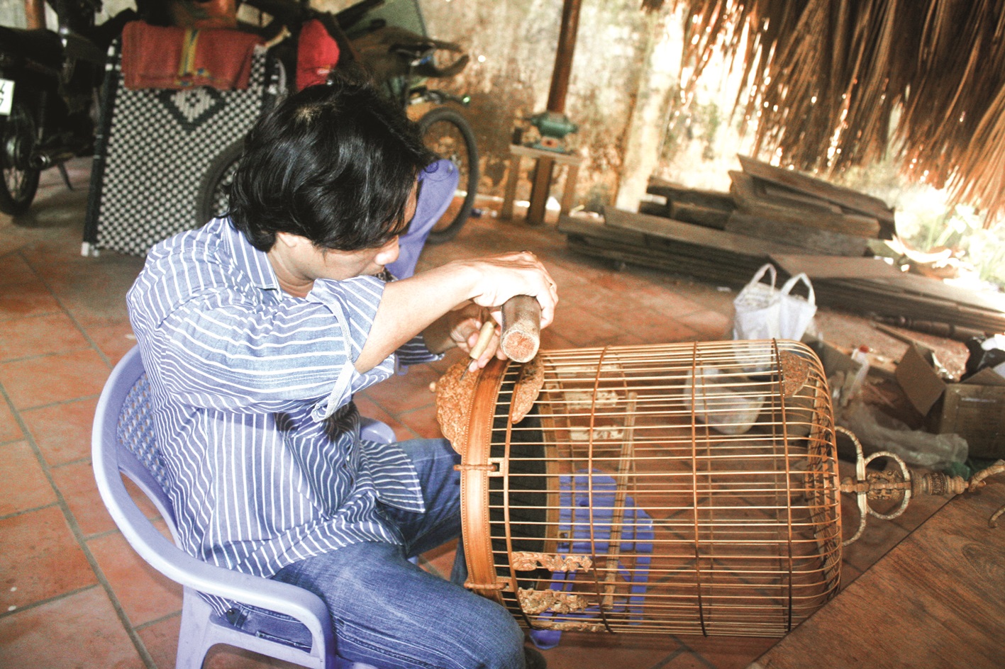 Châu "chạm"