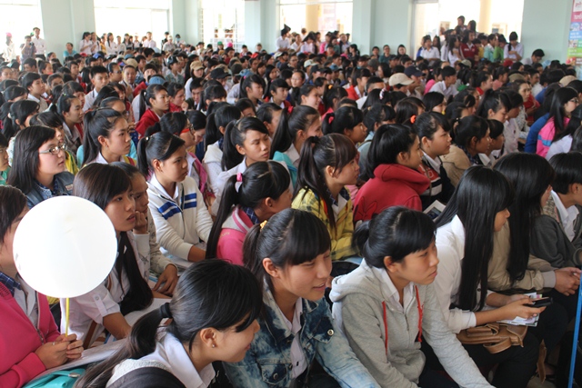 1.000 thí sinh lấp kín chỗ trong hội trường