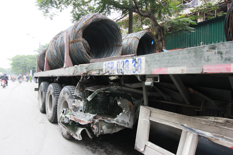 Chiếc xe tải sau vụ tai nạn