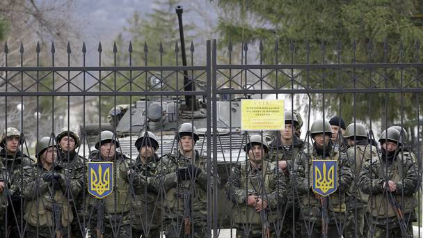 Quốc hội Ukraine giải tán nghị viện Crimea
