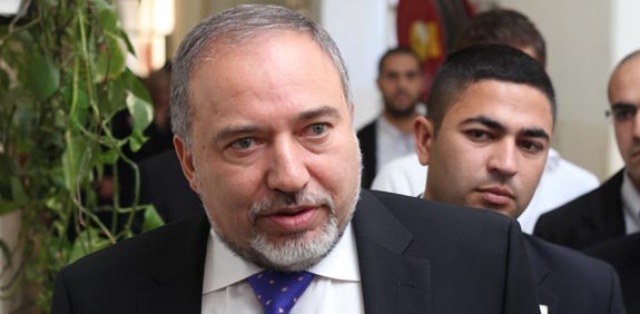Israel đóng cửa sứ quán khắp thế giới
