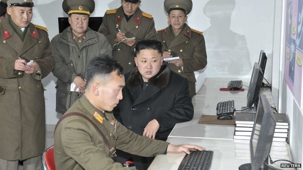 Vì sao quanh ông Kim Jong-un luôn có người ghi chép?