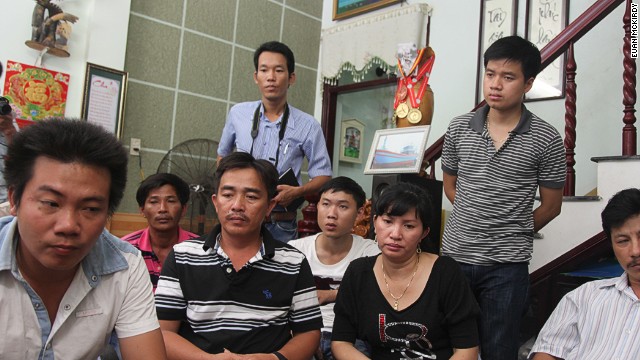 Đài CNN: Ngư dân Việt Nam kể vụ bị tàu Trung Quốc đâm