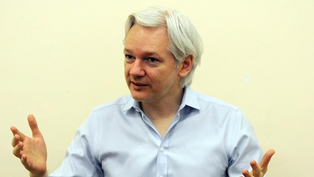 Assange có thể ở sứ quán Ecuador mãi mãi