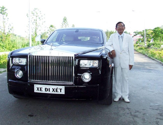 Đại gia L&ecirc; &Acirc;n đang sở hữu Rolls Royce Phantom, từng g&acirc;y ồn &agrave;o với những ph&aacute;t ng&ocirc;n g&acirc;y tranh c&atilde;i.