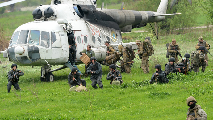 Ukraine: Trực thăng bị bắn hạ, quân đội "xé" lệnh ngừng bắn