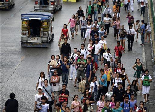 Bão Rammasun đi nhanh hơn dự kiến, 10 người thiệt mạng