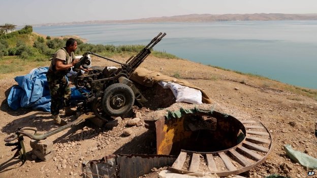 Người Kurd dạy người Yazidi đánh lại IS