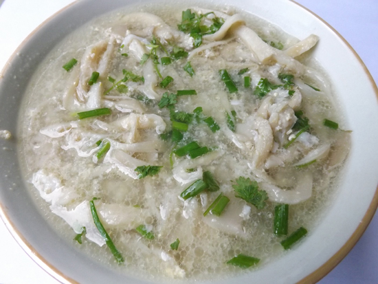 B&aacute;t canh nấm s&ograve;