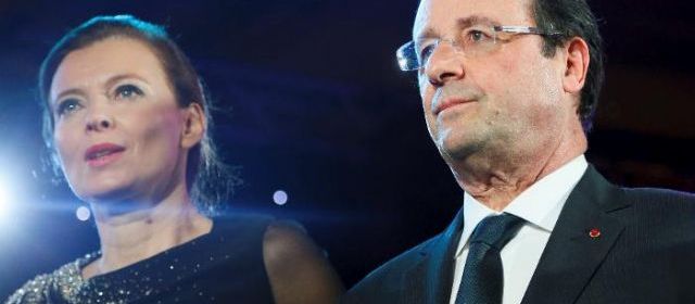 ARCHIVES. Valérie Trierweiler et François Hollande à lElysée le 18 décembre 2013.