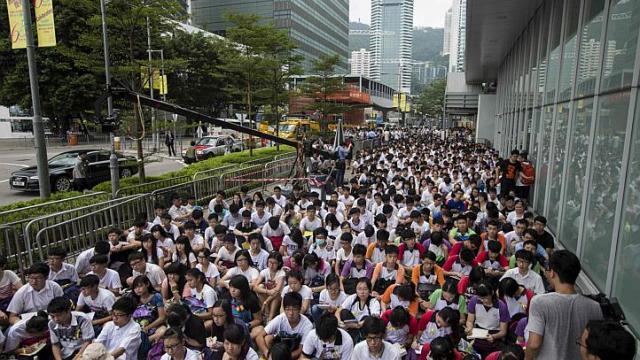 http://www.straitstimes.com/sites/straitstimes.com/files/imagecache/ST_REVAMP_2014_STORY_PAGE_640X360/20140926/hkprotest2609e.jpg