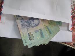 Bệnh viện Bình Chánh (TP HCM) nộp lại hơn 422 triệu đồng "quà tặng"