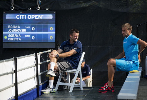 Victor Ionita khi còn làm HLV cho Sorana Cirstea