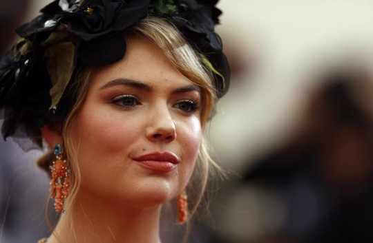 Hủy trưng bày ảnh khỏa thân Jennifer Lawrence, Kate Upton