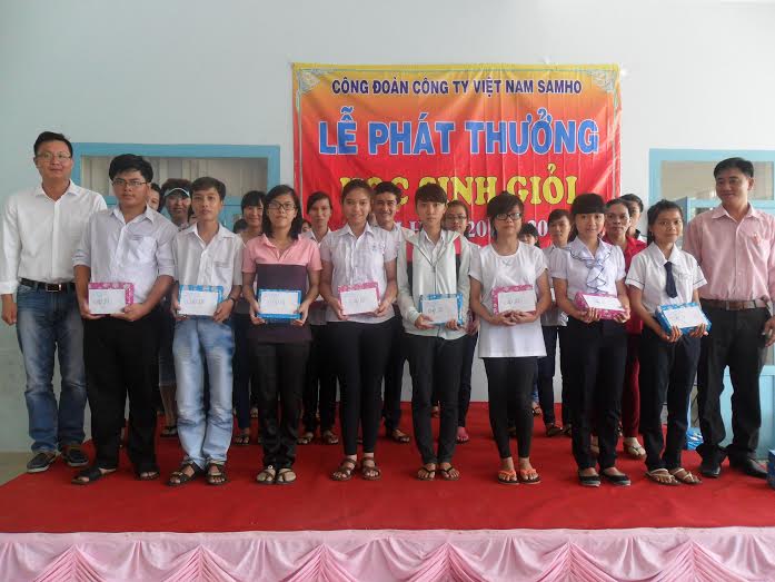 Động viên con công nhân vượt khó
