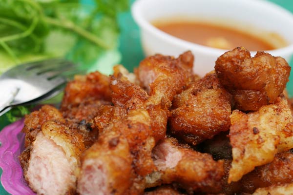 Nem chua r&aacute;n tuy mang năng lượng ngay cho cơ thể nhưng lại l&agrave; năng lượng rỗng