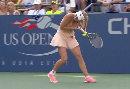 Tóc đuôi ngựa hại người đẹp Wozniacki