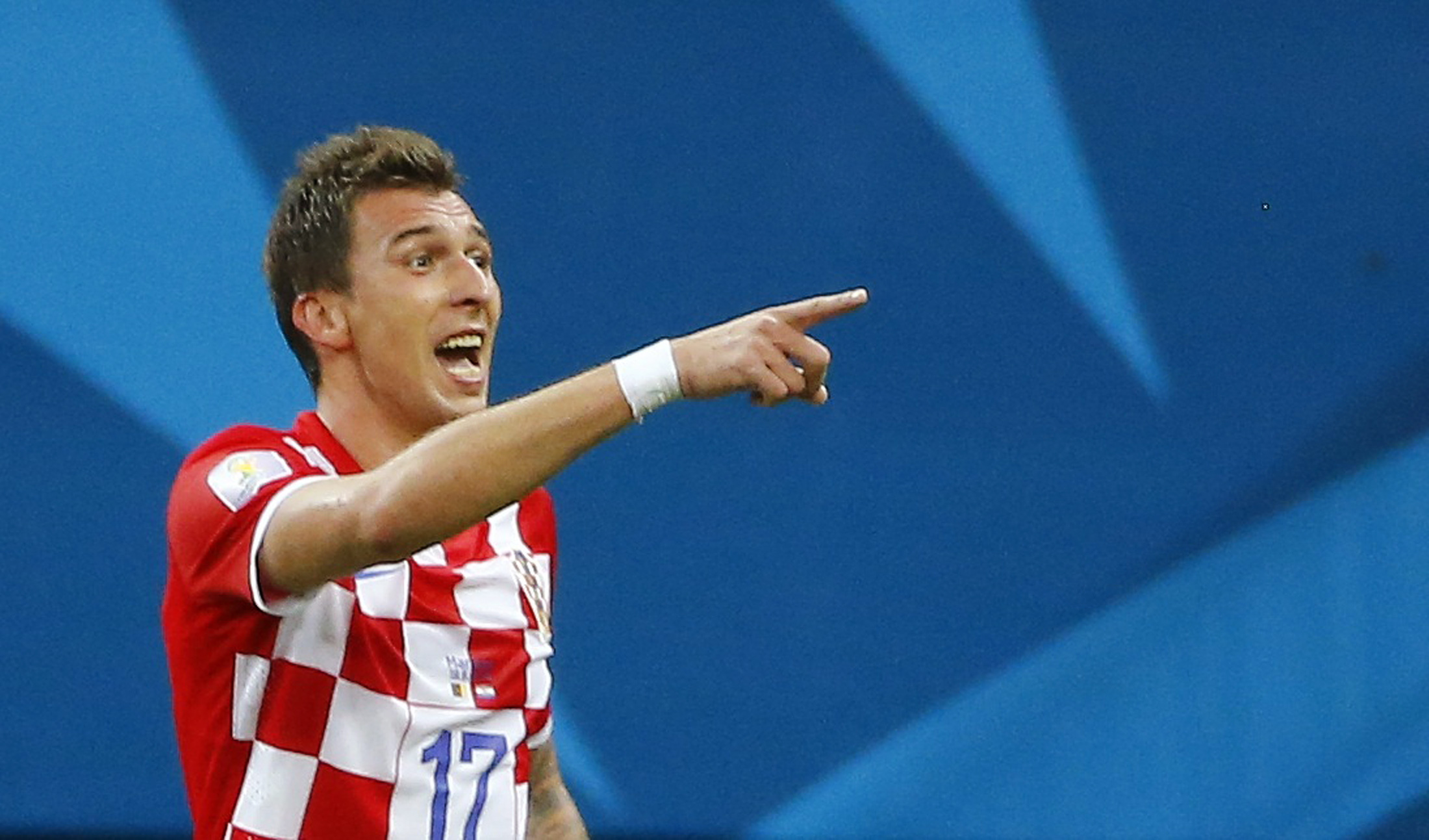 Mandzukic tiễn Cameroon về nước