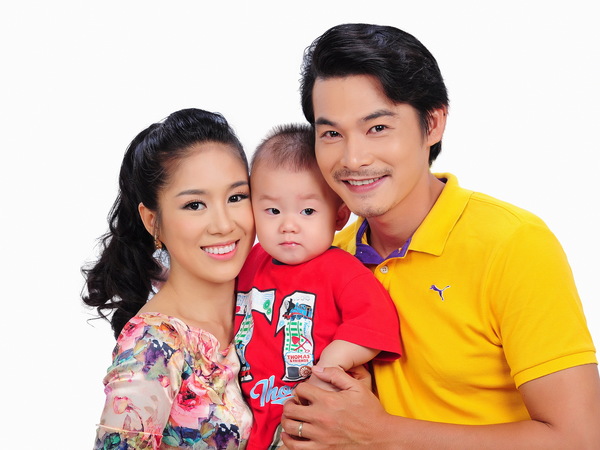 Gia đình hạnh phúc của Lê Phương 1 năm về trước