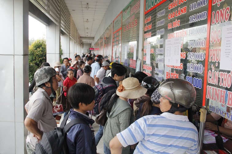Người dân TP HCM ùn ùn đi chơi Lễ 2 – 9