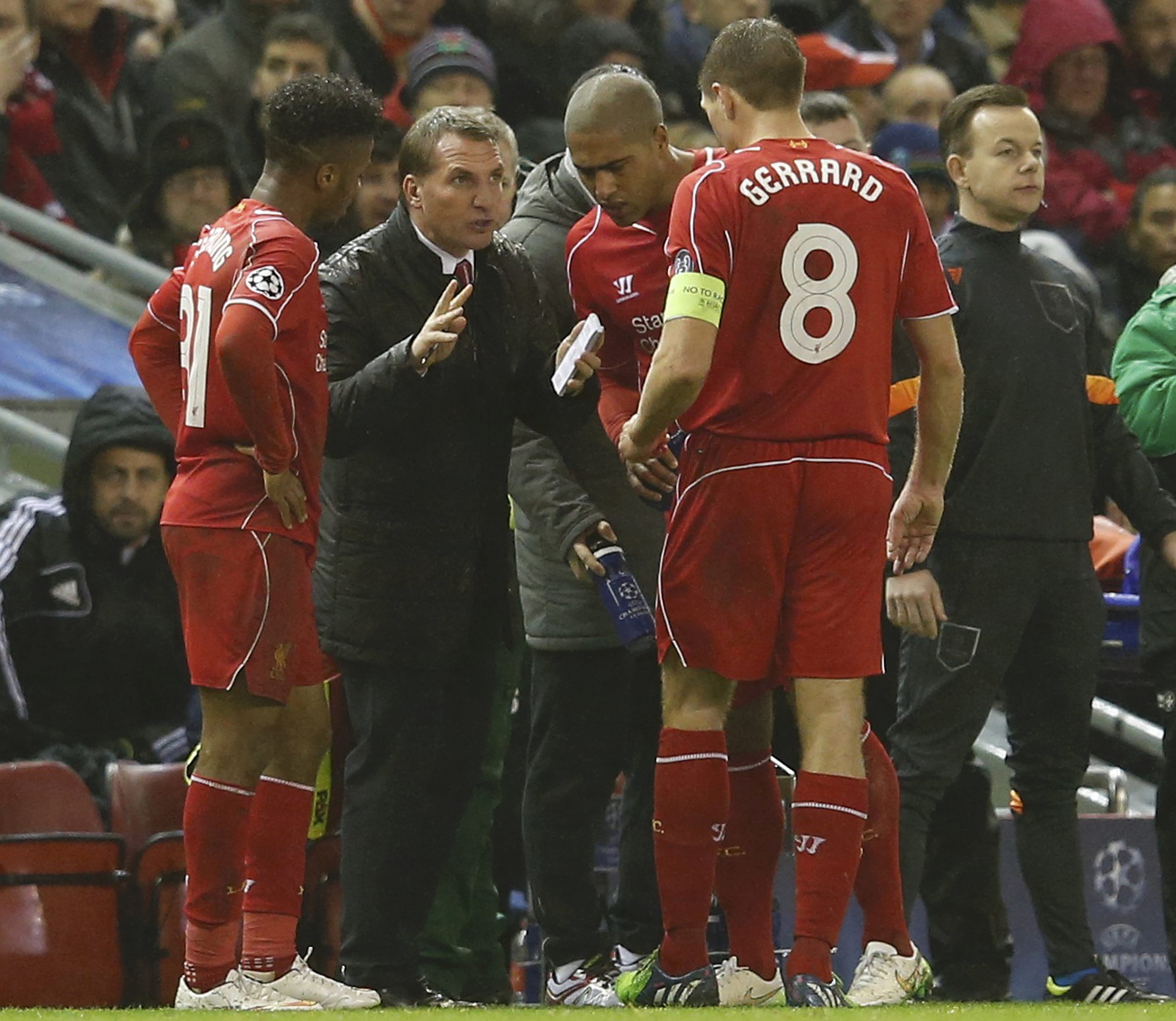 Nọi t&iacute;nh to&aacute;n của Rodgers v&agrave; Gerrard đều thất bại trước Basel